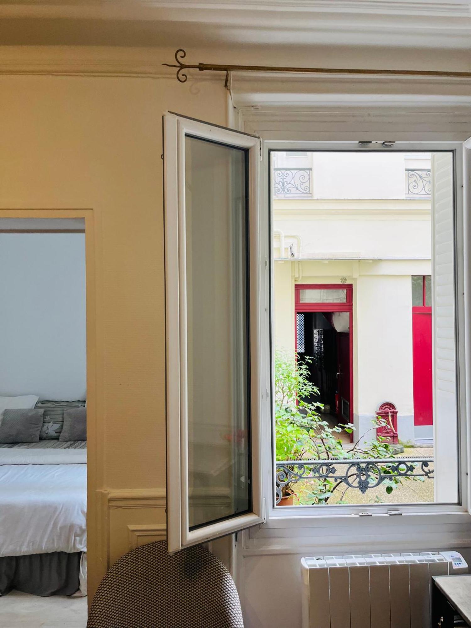 Apartment In Montmartre, Paris, Near Sacre-Coeur Read Host Profile For Booking Exterior foto