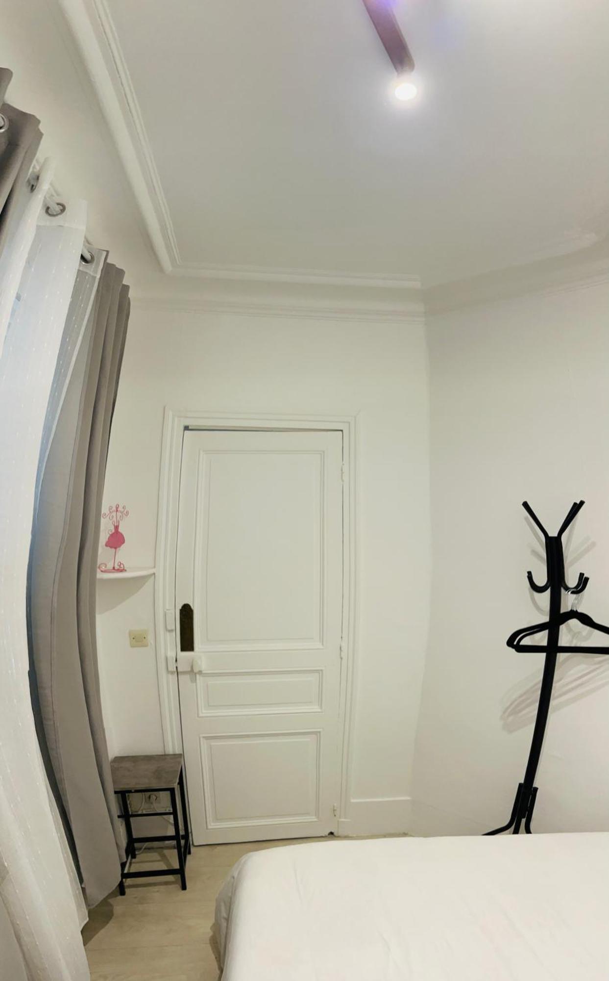 Apartment In Montmartre, Paris, Near Sacre-Coeur Read Host Profile For Booking Exterior foto