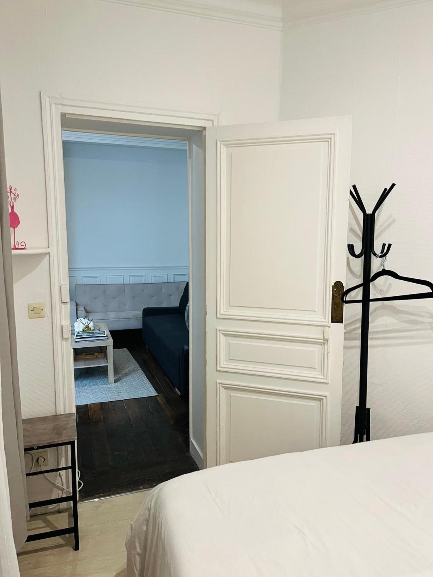 Apartment In Montmartre, Paris, Near Sacre-Coeur Read Host Profile For Booking Exterior foto