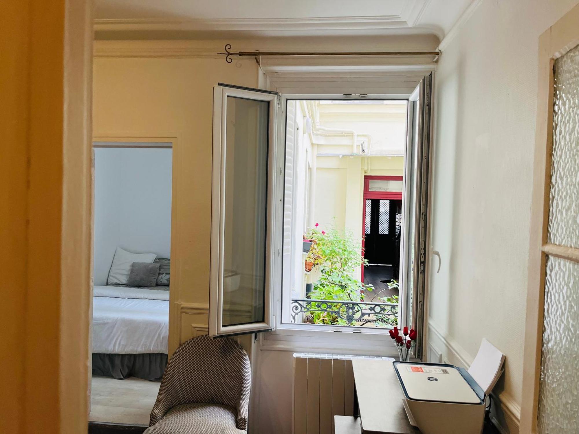 Apartment In Montmartre, Paris, Near Sacre-Coeur Read Host Profile For Booking Exterior foto